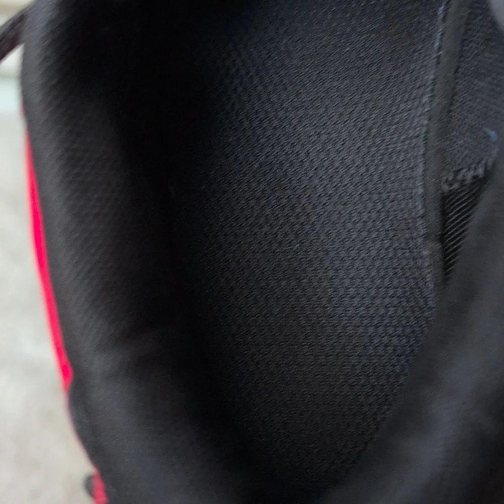 Under Armour Youth Basketball Shoes - Picture 10 of 11